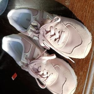 Light pink new balance 574
